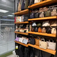 استخدام فروشنده انباردار کیف زنانه|استخدام خدمات فروشگاه و رستوران|تهران, بهارستان|دیوار