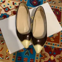 کفش سایز ۳۷