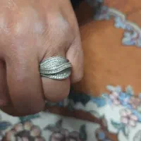 یک ساعت زنانه  نقره وانگشتر