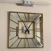 ساعت دیواری