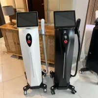 استخدام اپراتور لیزر در مطب پوست مو زیبایی