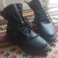 کفش سایز ۳۷