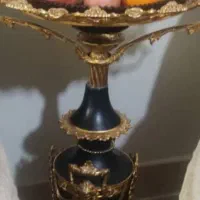 میوه خوری کنار سالنی