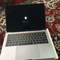 مک بوک پرو ۲۰۱۷