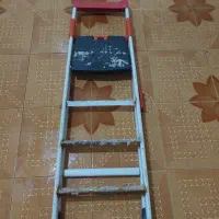 چهار پایه تاشو