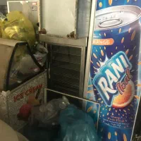 لوازم سیب زمینی سرخ شده و بستنی فروشی و یخچال