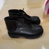 بوت سایز ۴۰ نو|کیف، کفش، کمربند|کیش, |دیوار