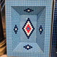 حوض و آبنما کاشیکاری شده