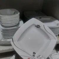 سرویس چینی ۱۸ نفره مقصود در حد نو