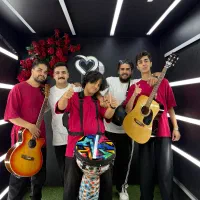 گروه سوپرایز تولد موسیقی تولدسوپرایزتلفنی نوازنده