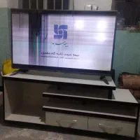 تلویزیون و میز تلویزیون