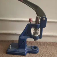 دستگاه پرس دکمه