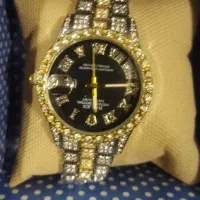 ساعت فول نگین مینیمال طلایی