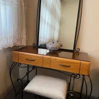 دراور چوب و فرفوژه دارای ۲کشو و صندلی چرمی و آینه|جاکفشی، کمد، دراور|اصفهان, باغ دریاچه|دیوار