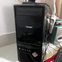 کیس و مانیتور به همراه موس و کیبورد