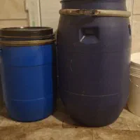 فروش بشکه و سطل در حد نو|ظروف نگهدارنده، پلاستیکی، یک‌بارمصرف|کیش, |دیوار