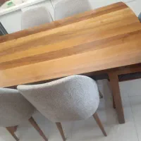 میز ناهارخوری و مبلمان