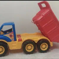 کامیون اسباب بازی همراه با بیلچه|اسباب‌‌بازی|بومهن, |دیوار