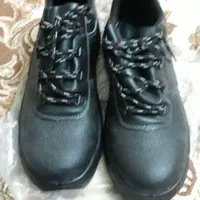 کفش ایمنی نو و کارکرده در حد نو موجود است