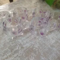 یه دست استکان به صورت فنجان (خارجی )با طرح گل بنفش