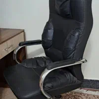 صندلی مدیریتی کاملا سالم