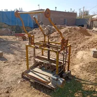 یک دستگاه بلوک زن درحدنو تازه تنظیم شده|ماشینآلات صنعتی|چهاربرج, |دیوار