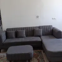 مبلمان طوسی روشنه تو عکس تیره افتاده. تازه خریدم