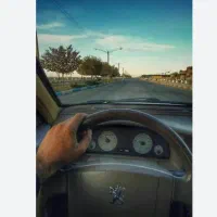 راننده با ماشین