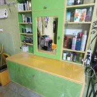 میزمیز ناخن با ویترین دیواری و ویترین کشو دار|آرایشگاه و سالنهای زیبایی|اردبیل, |دیوار