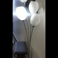 آباژور ایستاده