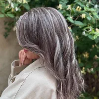 خدمات رنگ و لایت با تخفیف|خدمات آرایشگری و زیبایی|مشهد, امیریه|دیوار