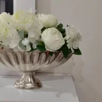 گلدان و گل
