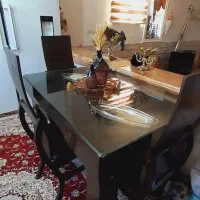 میز غذا  خوری  با سه صندلی  کار کرده ولی محکم