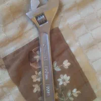 یک آچار فرانسه ۱۰ 250 میفروشمش نوع هست|ابزارآلات|تبریز, |دیوار