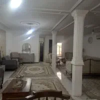 فروش اپارتمان حیاط دار ۳طبقه.۱۸۰ متر با حیاط.