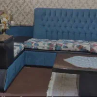 مبل راحتی لمسه‌دوزی آبی مشکی + میز جلو مبلی