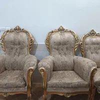 مبل سلطنتی همراه میز عسلی