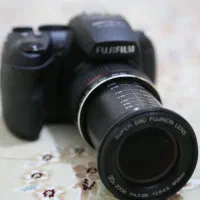 دوربین همه کاره Fuji hs20