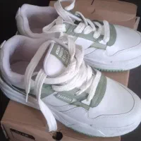 کتونی سایز ۴۰