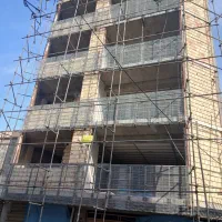 نگهبان ساختمان نیمه کاره