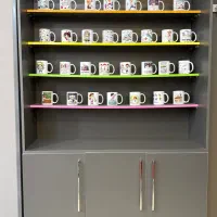 کافی بار و قفسه