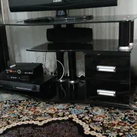 میزتلویزیون شیشه ای