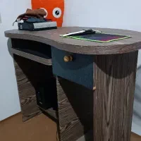 میز|میز تحریر و کامپیوتر|بندر انزلی, استادیوم|دیوار