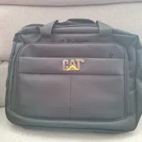 کیف اداری و لپتاپ