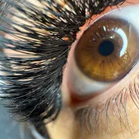 اکستنشن مژه و‌لیفت مژه و‌ابرو با بهترین متریال
