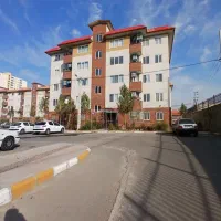 80-متر-2-خواب-فاز-4-رهدشت-شیروانی-قرمز