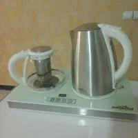 قوری وکفی چایساز سفید در حد|سماور، چایساز، قهوهساز|شهریار, شهریار|دیوار