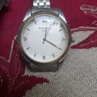 فروش یک عدد ساعت