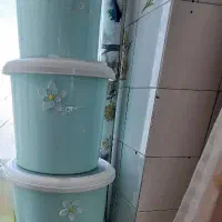 سه تا سطل برنج کوچک به برنج