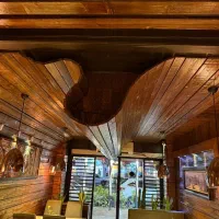 چوب‌های دکوری مناسب دکور داخلی کافه و کلبه سوئیسی